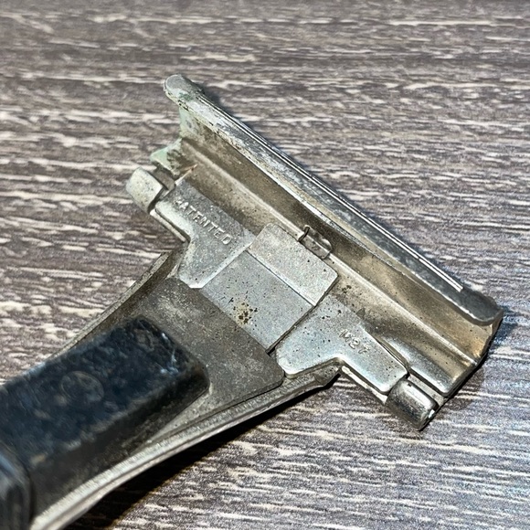 VINTAGE SCHICK Safety Razor 4.5” - Picture 5 of 7